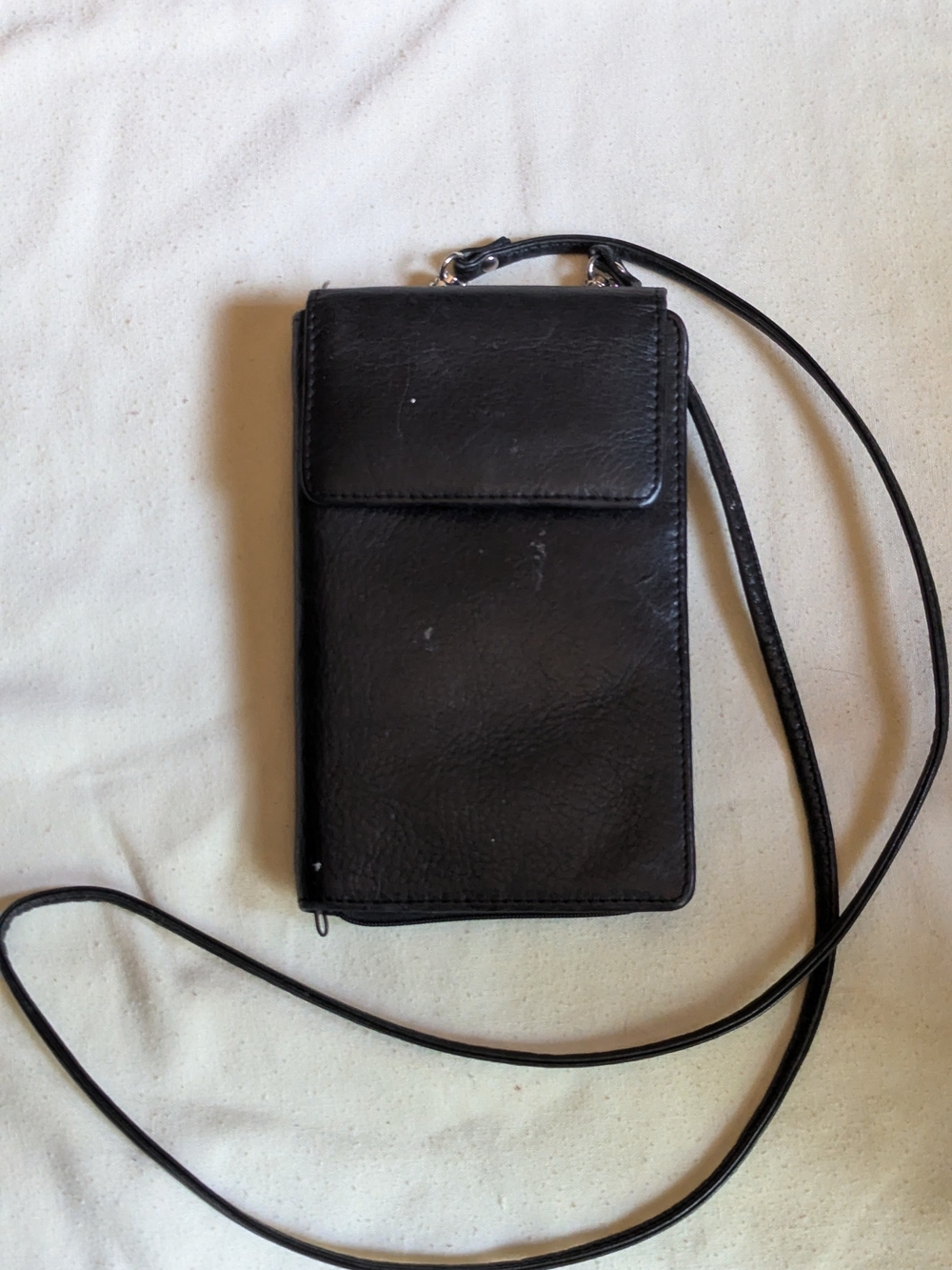 Wilson Black Leather Crossbody Phone Pouch